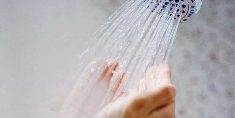 10 ideas prácticas para ahorrar agua este verano