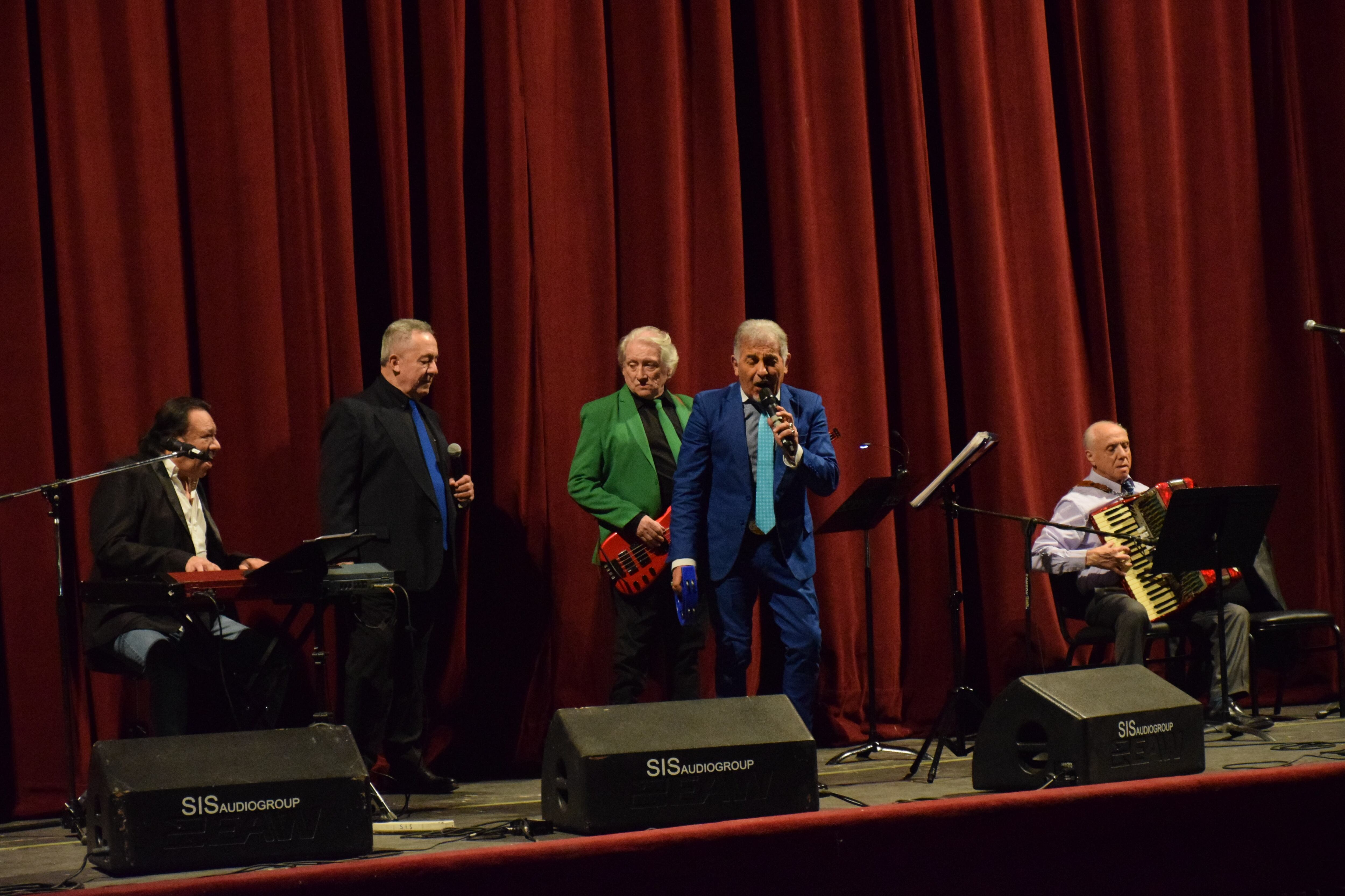 2019: Chébere festejó sus 45 años en el Teatro del Libertador.  Foto: ElDoce/Dahy Terradas.