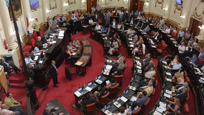 26 legisladores cordobeses tienen deudas. 