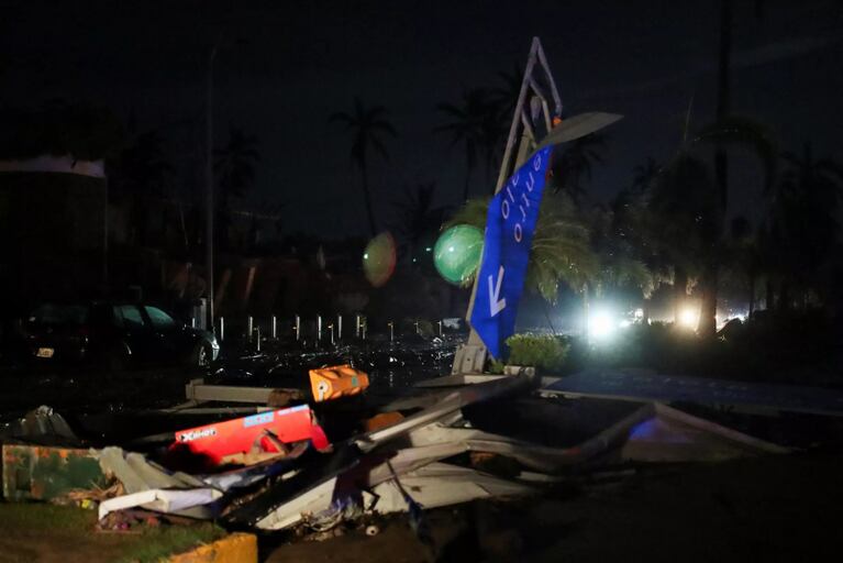 27 muertos y 4 desaparecidos tras el huracán Otis