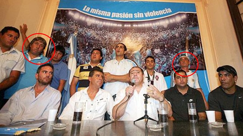 El Loco Tito y Bebote en Hinchadas Unidas Argentinas.