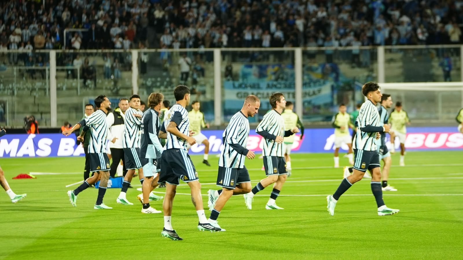 La Selección en el Kempes. (Foto: Lucio Casalla/El Doce)