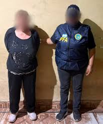 Es acusada de estafar a una peluquera que luego se suicidó.