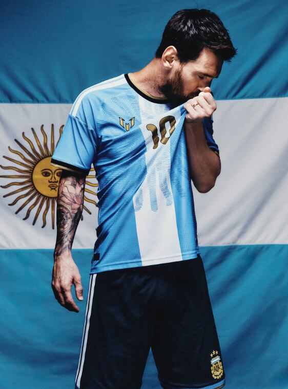 La camiseta que el 10 usará en su despedida.