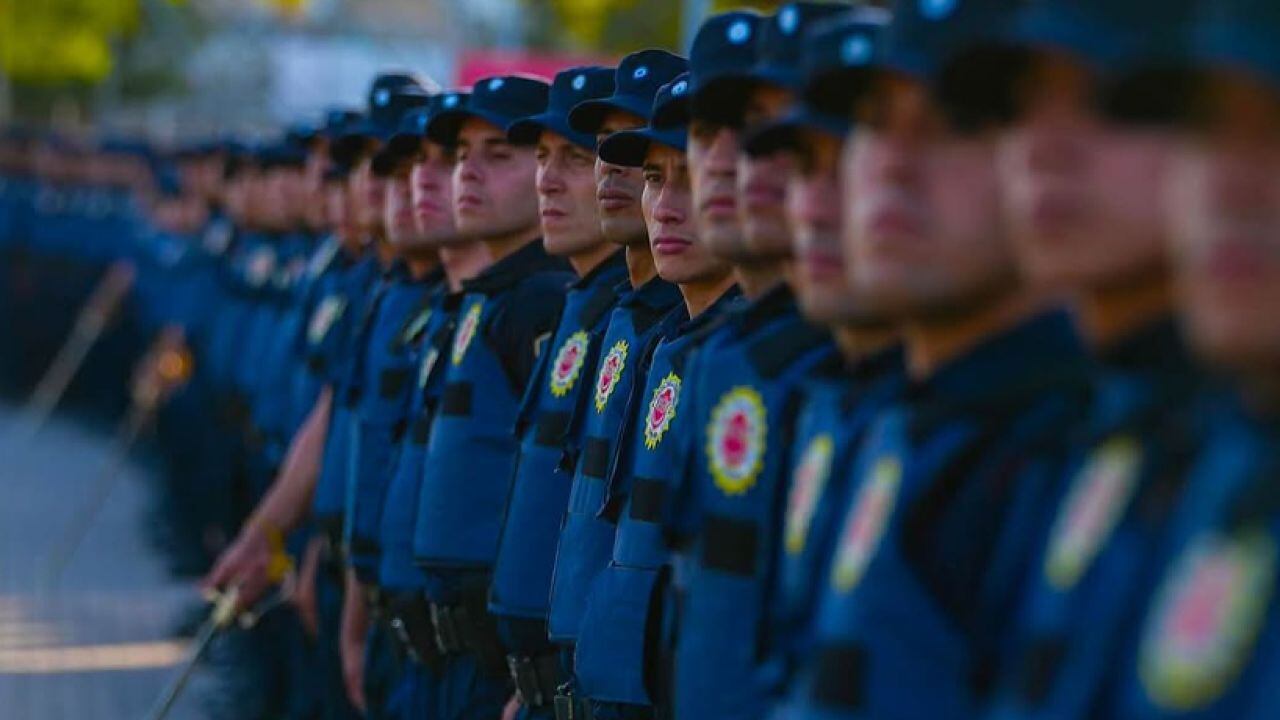 Abrieron las inscripciones para la Escuela de Oficiales de la Policía de Córdoba: requisitos y cómo anotarse