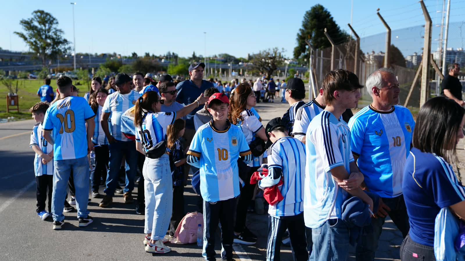 La Scaloneta juega en el Kempes. (Foto: Lucio Casalla/ElDoce)