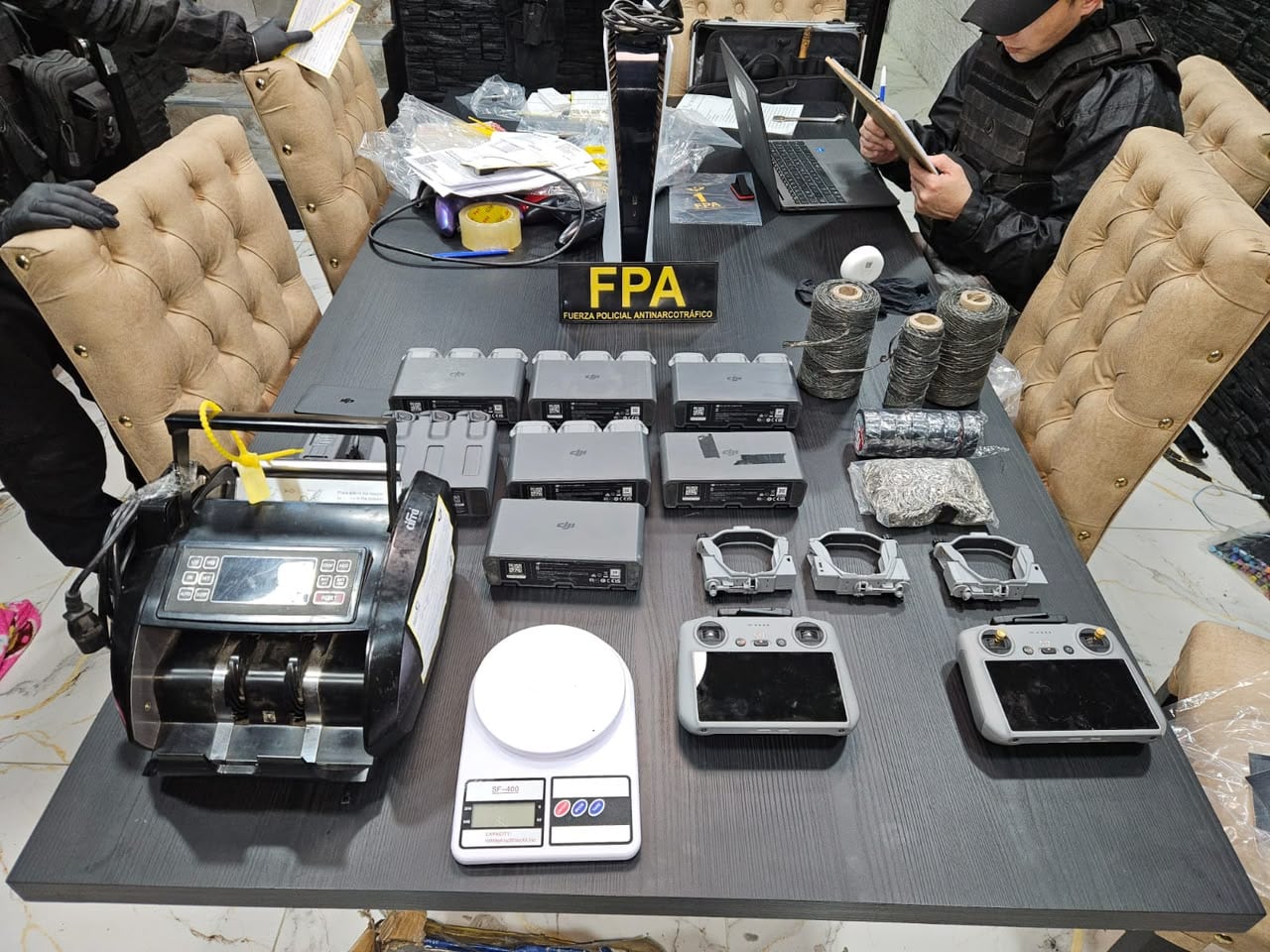 Desbarataron una organización que usaba drones para ingresar droga a cárceles de Córdoba: 7 detenidos