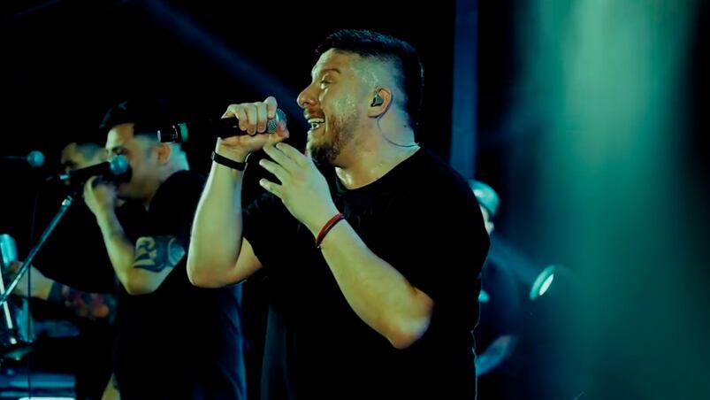 Damián Córdoba en el baile de Atenas.