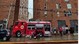 Incendio en un edificio de barrio Observatorio: evacuaron a seis personas y trasladaron a una por intoxicación