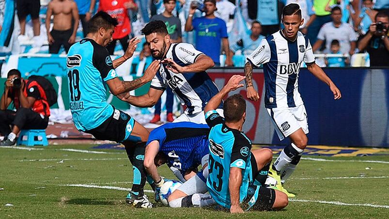 La primera vez de Tello en el clásico cordobés fue con empate 1 a 1 en 2017.