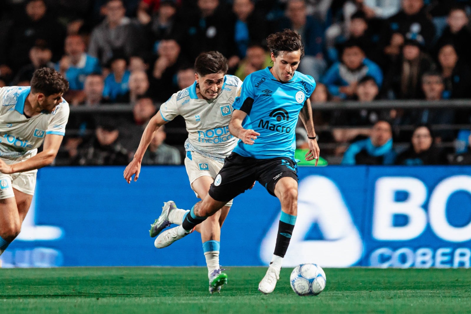 Con un gol de último minuto, Belgrano ganó 2 a 1 ante Estudiantes de Río Cuarto en Alberdi