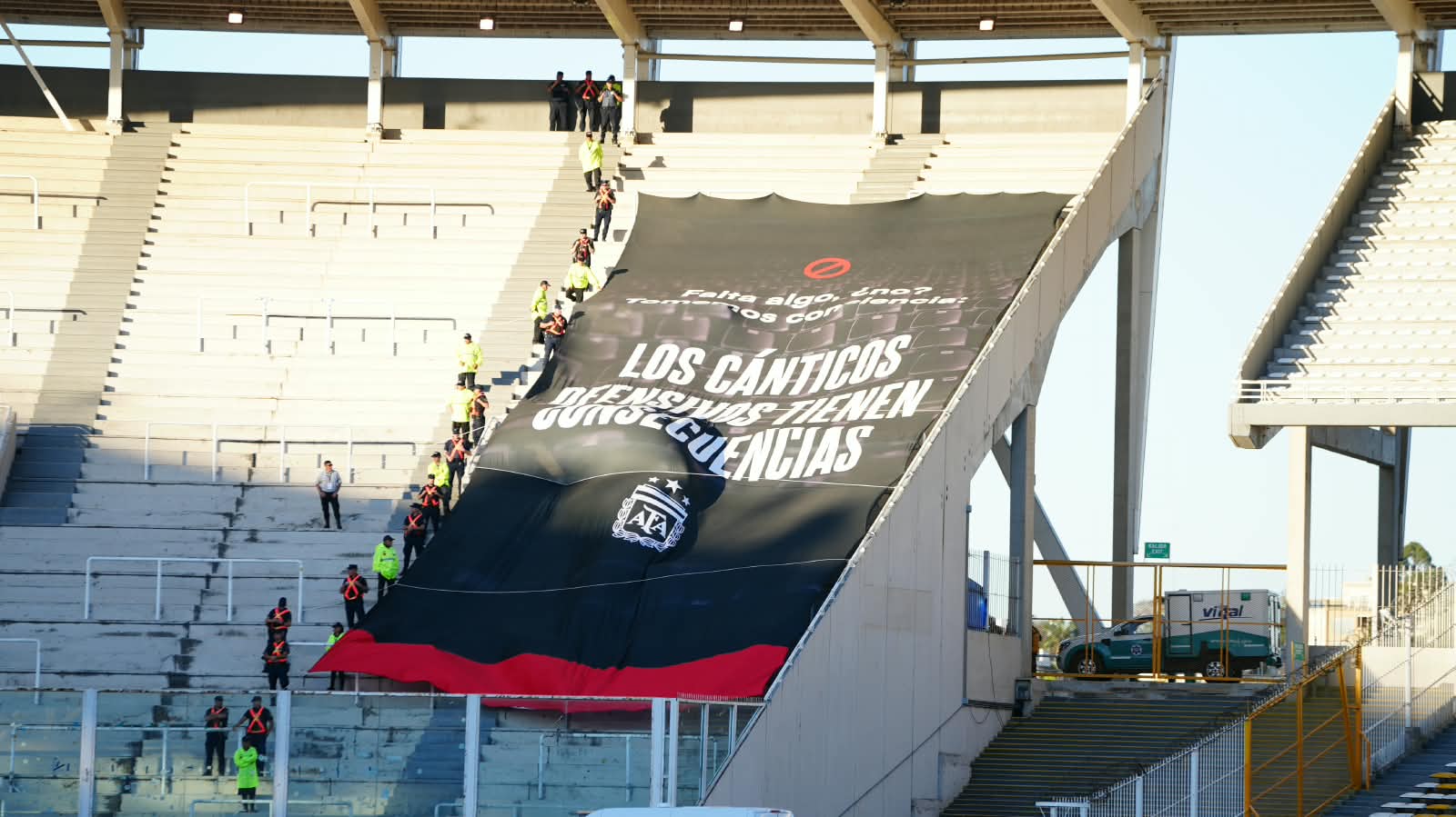 Los hinchas en el Kempes para alentar a la Selección. (Foto: Lucio Casalla/El Doce)