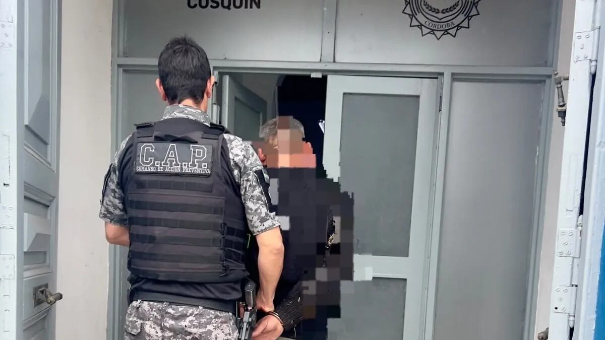 Tenía pedido de captura, chocó y lo detuvieron.