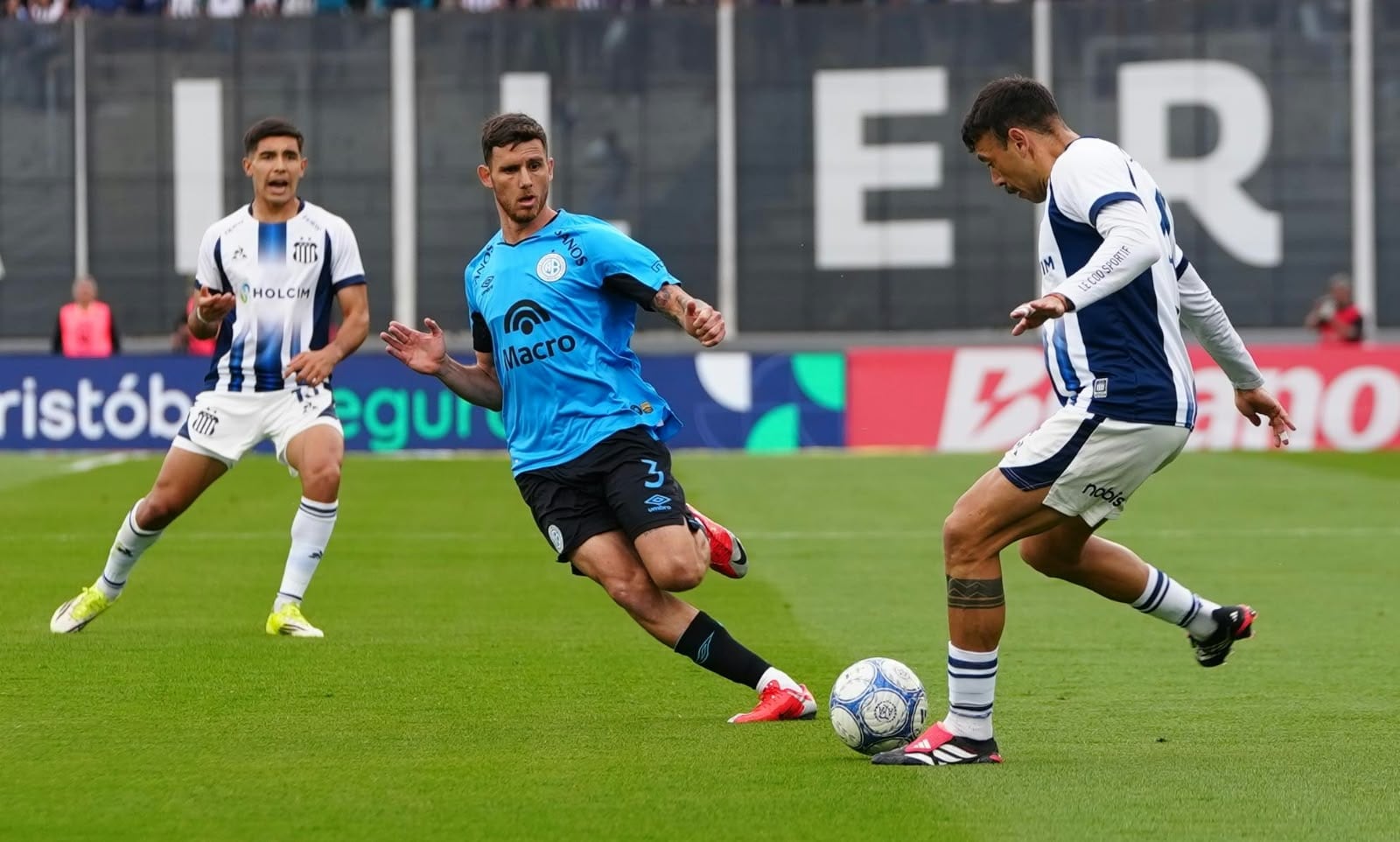 Spörle jugó con una parálisis facial el clásico con Talleres. Foto: Lucio Casalla/El Doce.