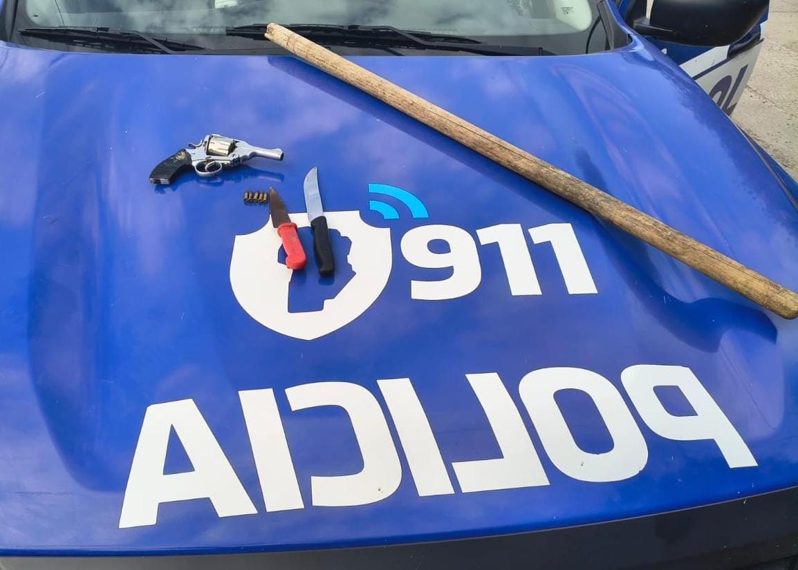 Los hombres quedaron detenidos tras amenazar.