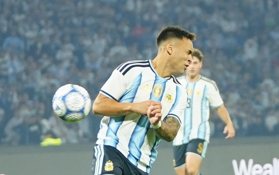 Argentina-Bolivia en el Kempes. (Foto: Lucio Casalla/El Doce)