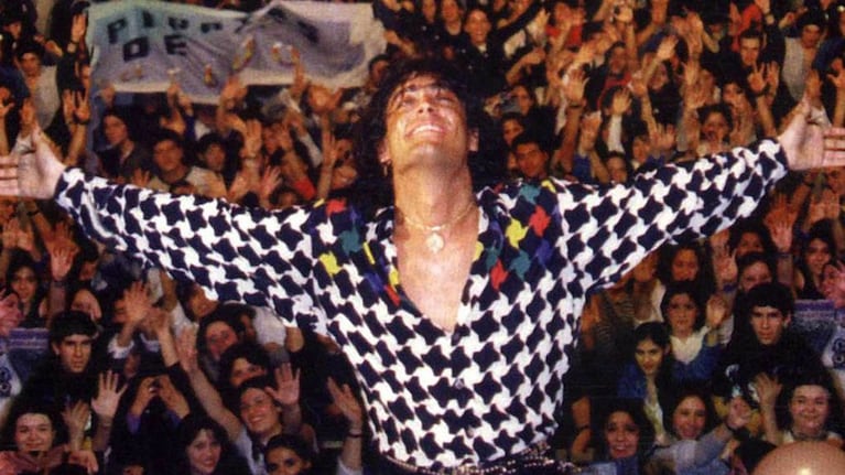 A 25 años de "La leyenda continúa", el primer disco en vivo de Rodrigo