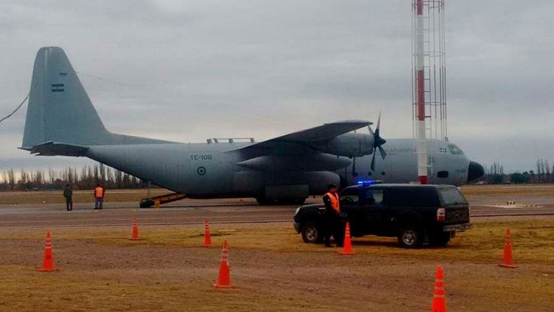 A bordo de este avión llegaron los cuerpo de la víctima del accidente fatal.