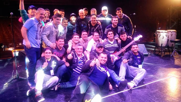 A conquistar Buenos Aires. La banda de Ulises Bueno, feliz en la previa. Foto: Silvia Pérez Ruiz.