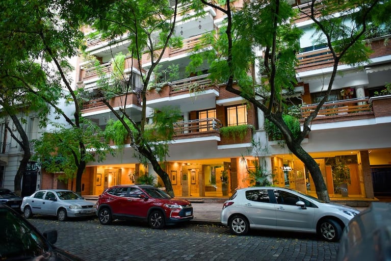 a fachada del edificio donde vive Manuel Adorni en Caballito. (Gentileza - Infobae)