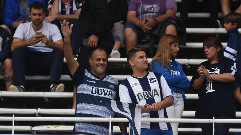 A la T no le salió una en un partido que se demoró por la lluvia. Foto: Lucio Casalla / ElDoce.tv