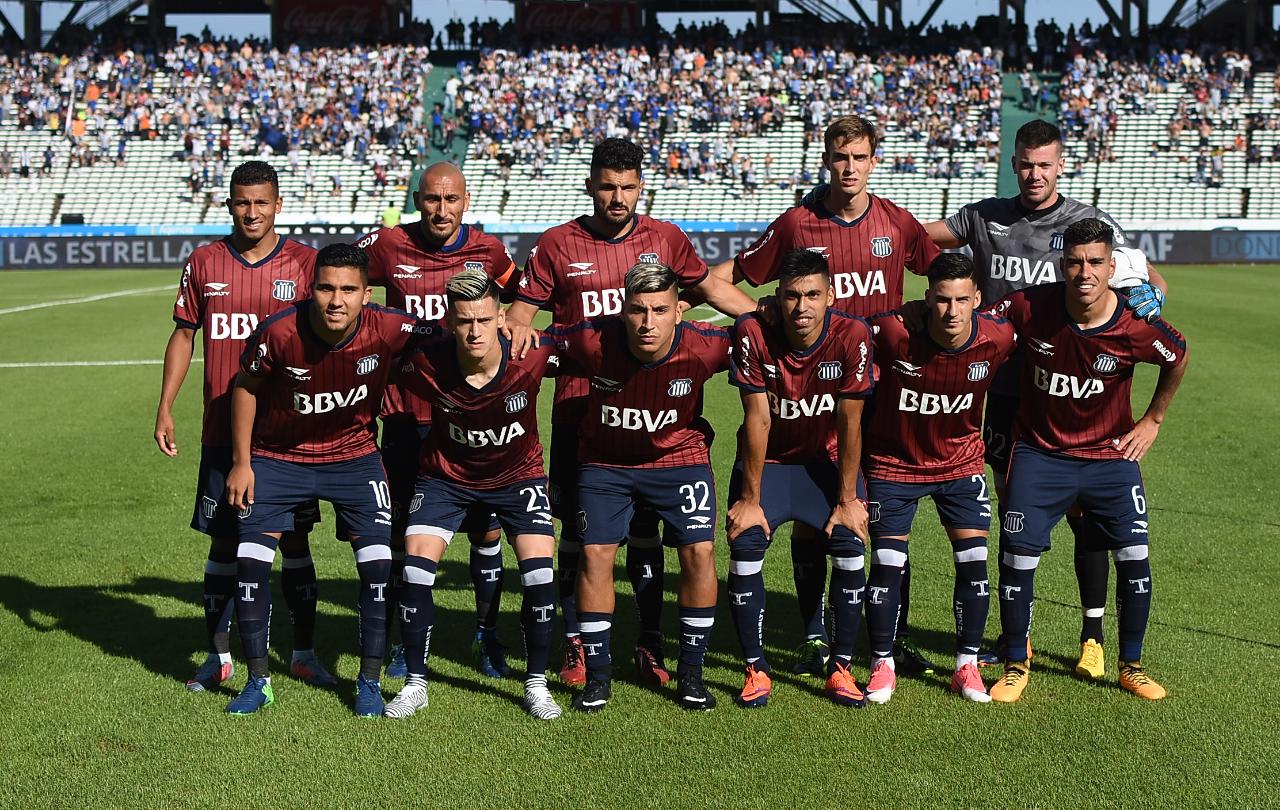 A la T no le salió una en un partido que se demoró por la lluvia. Foto: Lucio Casalla / ElDoce.tv