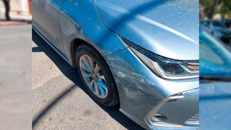 A lo Relatos Salvajes: rozó un vehículo y el conductor le destruyó el parabrisas