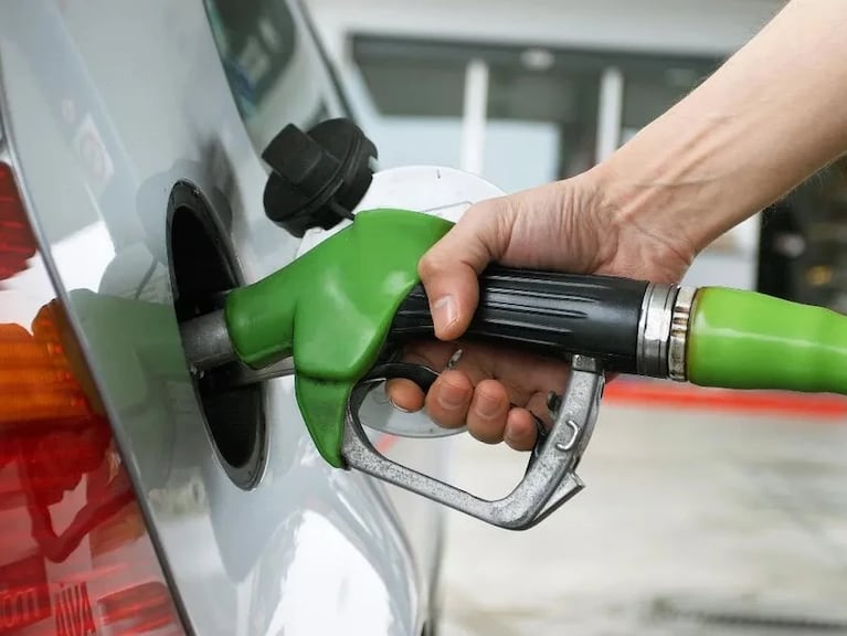 A partir del 23 de junio quienes carguen nafta o gasoil en YPF podrán hacerlo más barato.