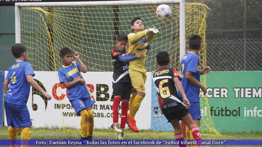 A pesar del mal tiempo, se vio buen fútbol. 