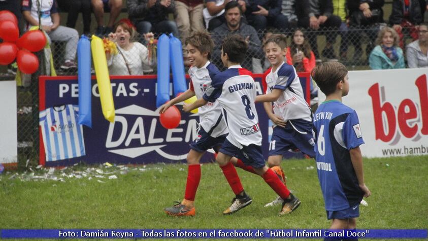 A pesar del mal tiempo, se vio buen fútbol. 