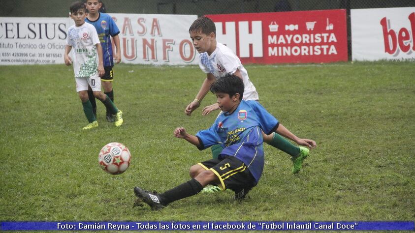 A pesar del mal tiempo, se vio buen fútbol. 