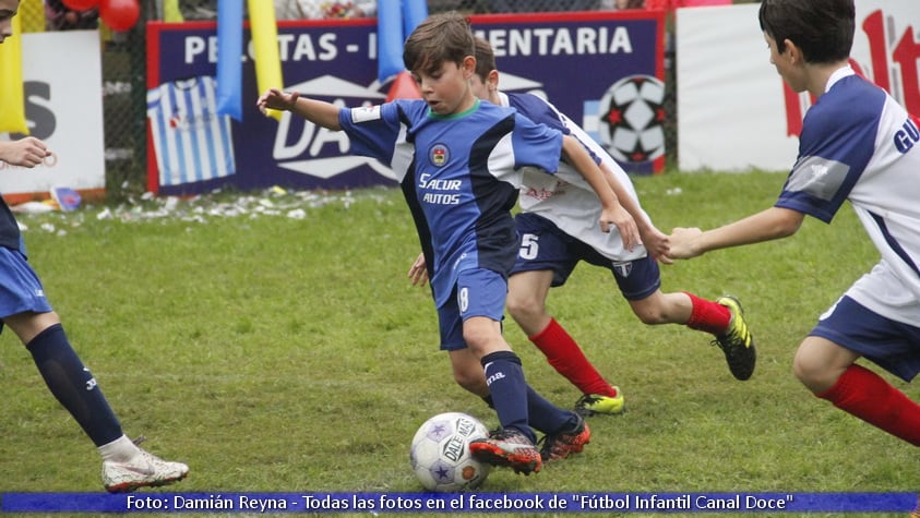 A pesar del mal tiempo, se vio buen fútbol. 