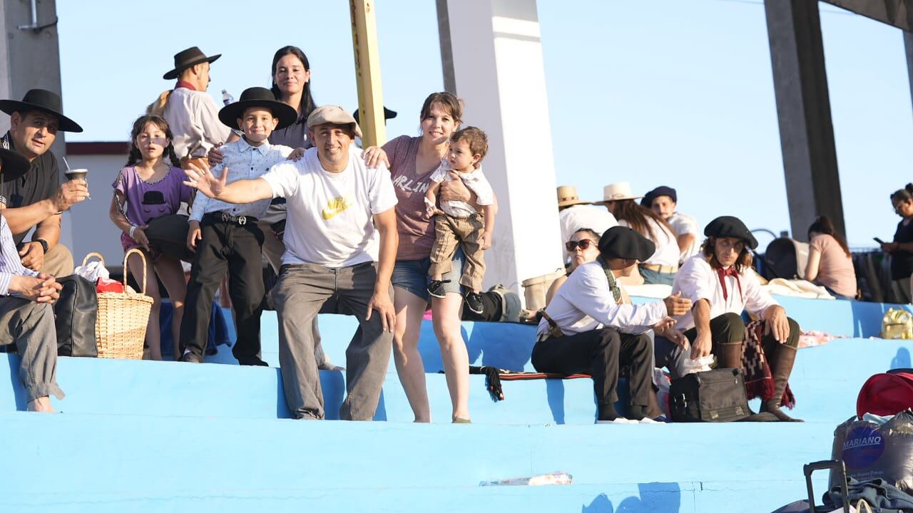 A puro color y coraje, arrancó una nueva edición del festival de Jesús María. Foto: Matías Carrizo / El Doce.