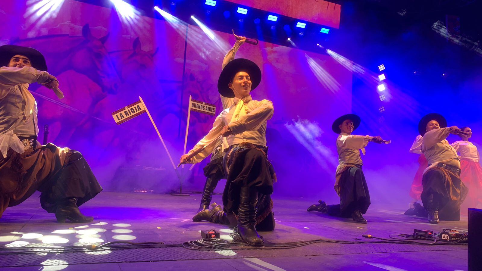 A puro color y coraje, arrancó una nueva edición del festival de Jesús María. Foto: Matías Carrizo / El Doce.
