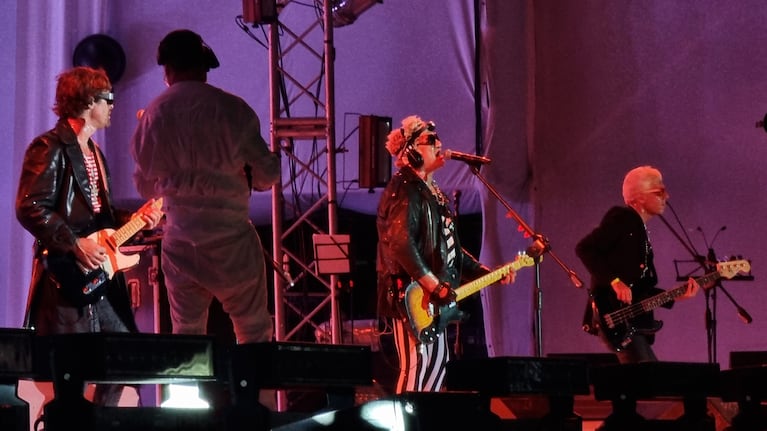 A puro rock, Pity Álvarez hizo delirar a sus fans en el Kempes tras 9 años sin pisar un escenario