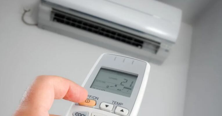 A qué temperatura hay que usar el aire acondicionado en invierno para que caliente y no gastar de más
