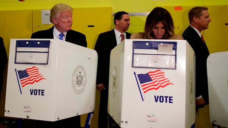 ¿A quién votará? Trump chequeó la elección de su esposa.