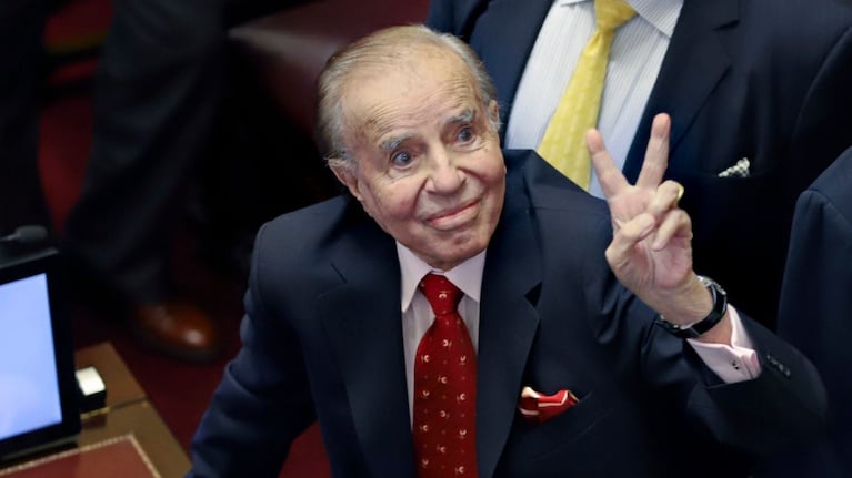 A sus 90 años, Menem sigue siendo senador y afrontará el juicio con fueros.