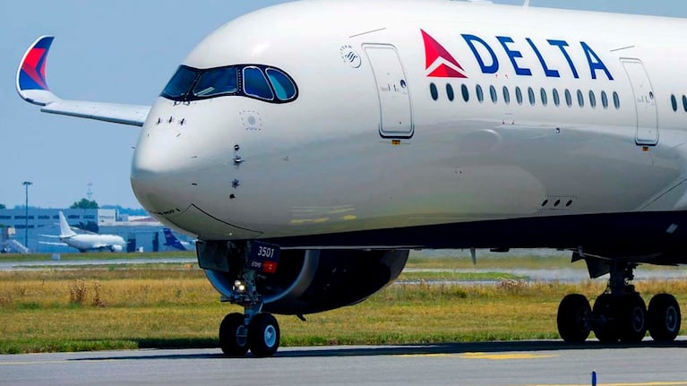A un pasajero le agarró "diarrea explosiva" en pleno vuelo.