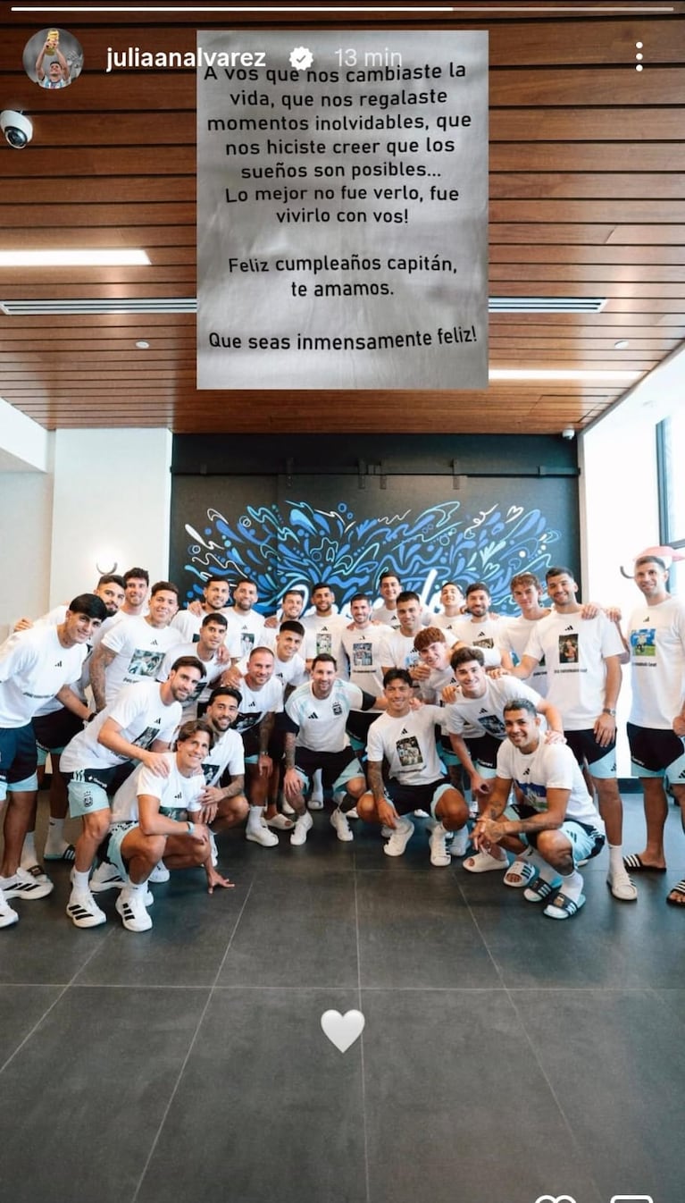 “A vos que nos cambiaste la vida”: la épica camiseta y dedicatoria de los jugadores de la Selección a Messi