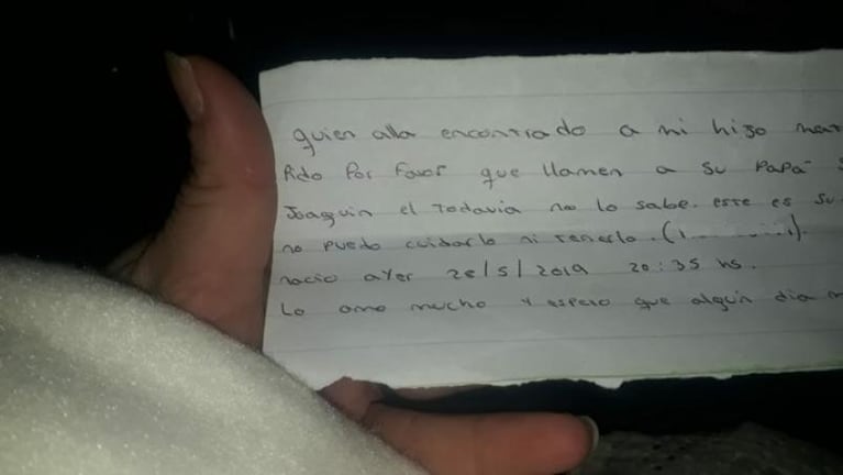 Abandonó a su bebé de horas de vida y dejó una conmovedora nota