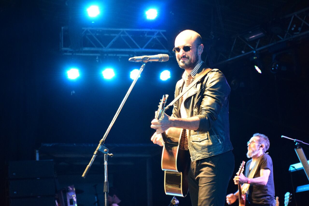Abel Pintos enamoró a una multitud en Santa María de Punilla. Foto: Dahyana Terradas / ElDoce.tv