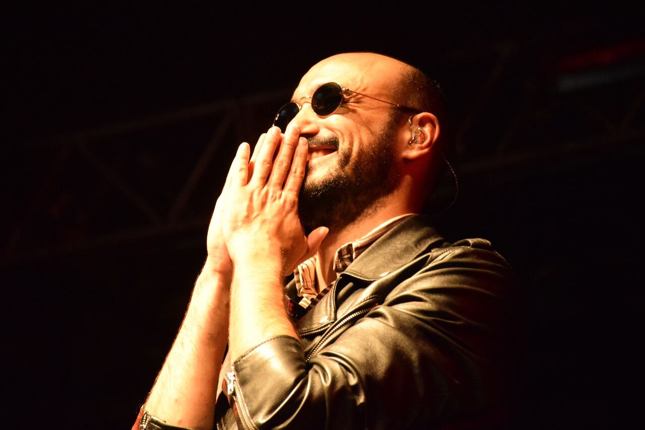 Abel Pintos enamoró a una multitud en Santa María de Punilla. Foto: Dahyana Terradas / ElDoce.tv