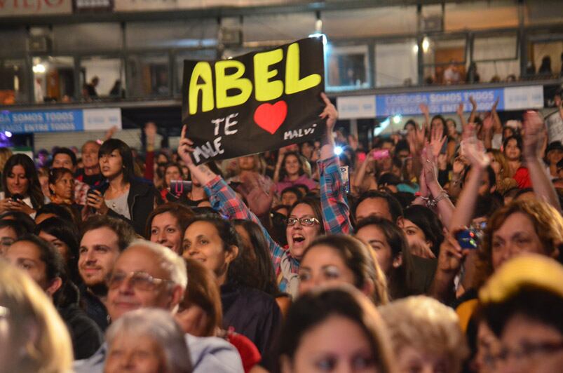 Abel Pintos llenó la Plaza Próspero Molina. Foto: Francesco Trombetta / ElDoce.tv