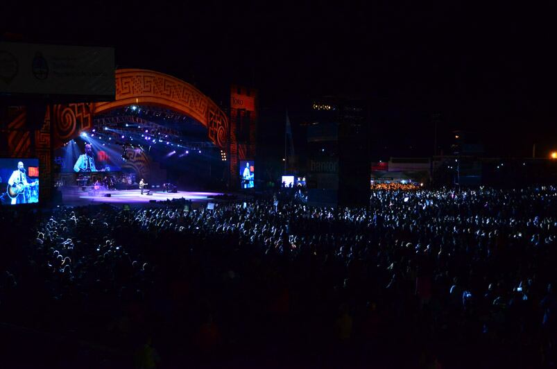 Abel Pintos llenó la Plaza Próspero Molina. Foto: Francesco Trombetta / ElDoce.tv