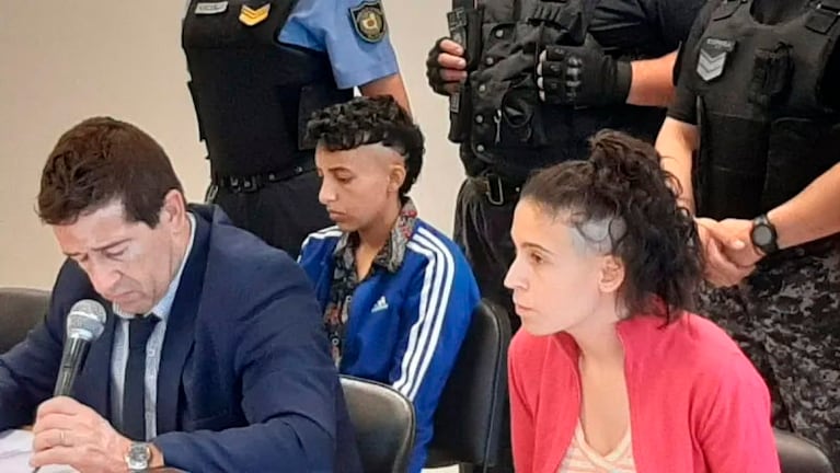 Abigail Páez y Magdalena Espósito durante el juicio que tendrá su veredicto el 2 de febrero.