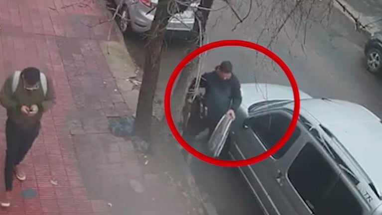 Abrieron el baúl de un auto y robaron una silla de ruedas: la indignación de la víctima