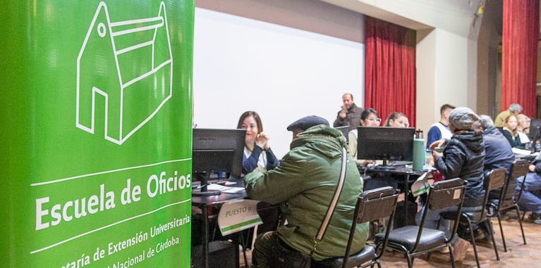 Abrieron las preinscripciones a cursos gratuitos de oficios de la UNC: requisitos y cómo anotarse
