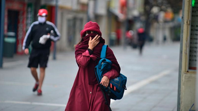 Abrigarse al salir porque se esperan temperaturas muy bajas, nubosidad y heladas.