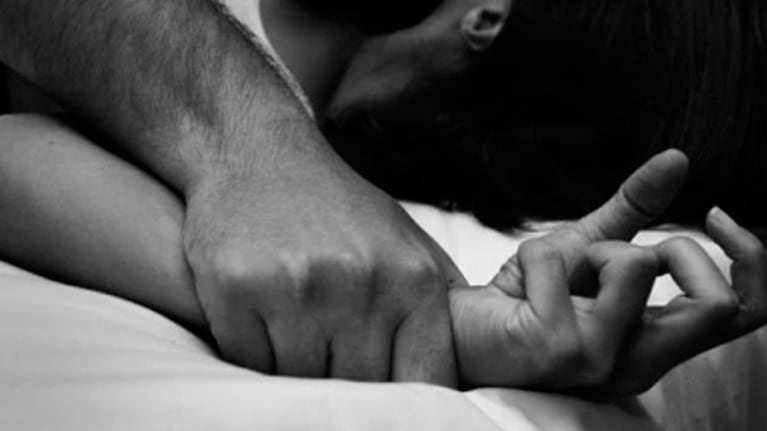 Abusó durante más de 30 minutos de su suegra.